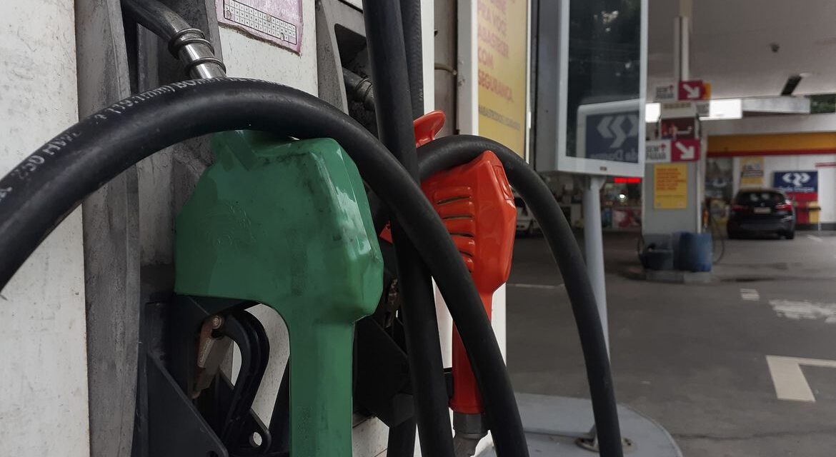 Gasolina sobe 5% a partir de hoje
